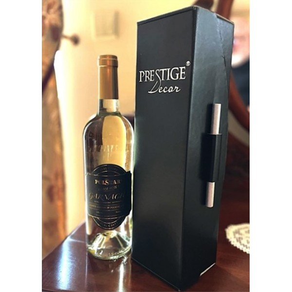 Wino białe połwytrawne dla klientów