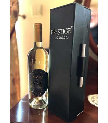 W zestawie Wino białe połwytrawne dla klientów